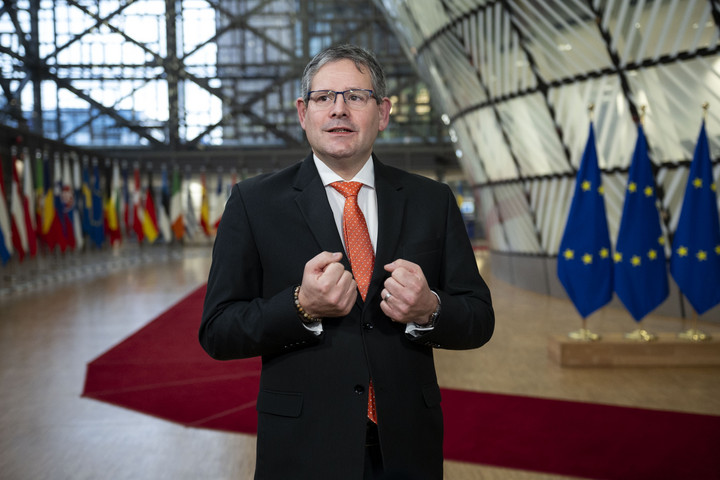 Kósa Ádám: Több mint 31 ezer megváltozott munkaképességű embert foglalkoztathatnak támogatással