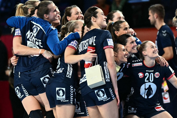 Fotó: AFP/Joe Klamar Női kézi: Csoportelsőként jutottak a négy közé a címvédő norvégok