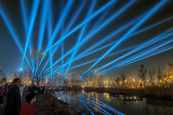 Csendes tűzijátékkal köszöntik az új évet Athénban és Cipruson is