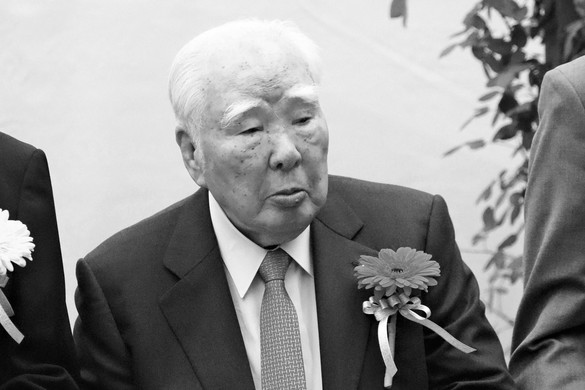 Meghalt Szuzuki Oszamu
