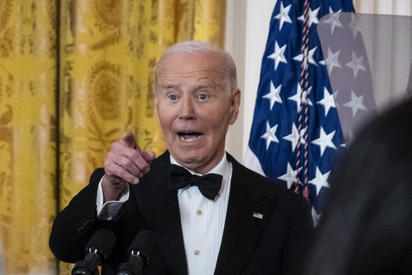 Biden meg akarja buktatni a Trump-kormányzatot