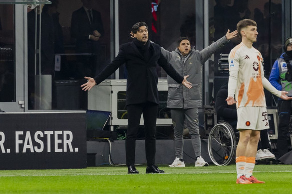 Menesztették az AC Milan edzőjét