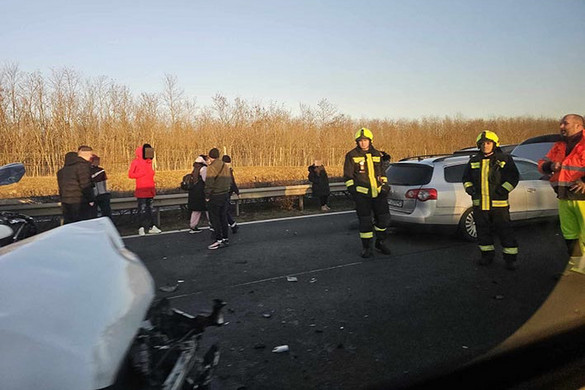 Ünnepi tranzit: alakul a gigadugó az M1-esen