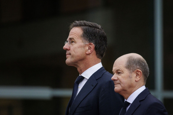 Scholz Ukrajnáról tárgyal a NATO-főtitkárral