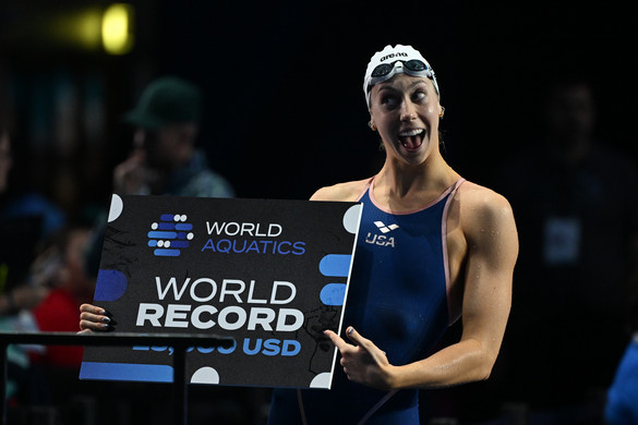 Fotó: MTI/Illyés Tibor Világcsúcs női 50 méter pillangón