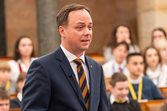 Nyolcvan év felett automatikusan jár a Gondosóra