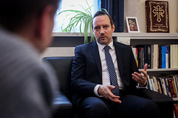 Egy-egy migráns betelepítésének árából a harmadik világban házakat lehetne építeni