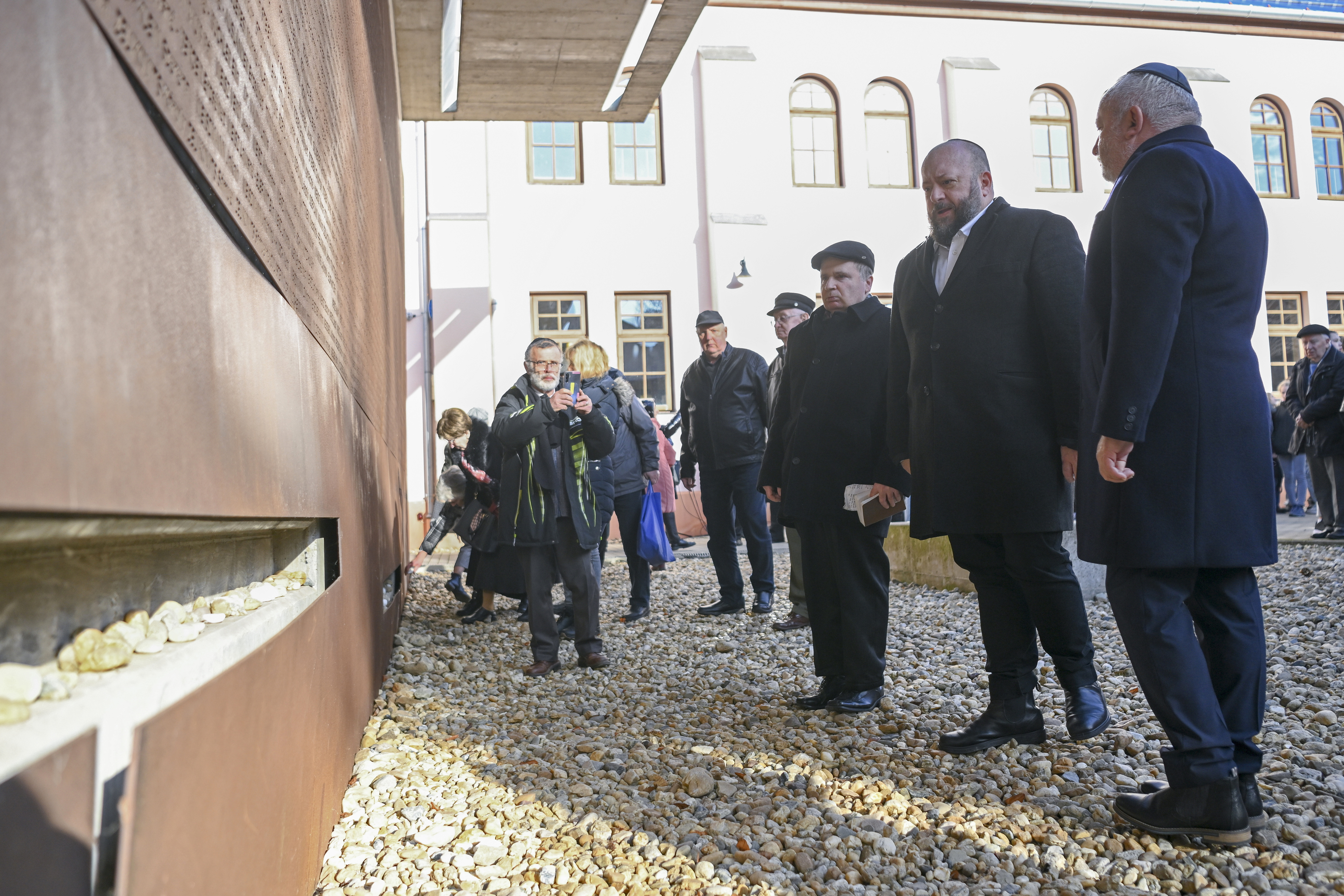 Debrecenben a helyi áldozatokra emlékeztek