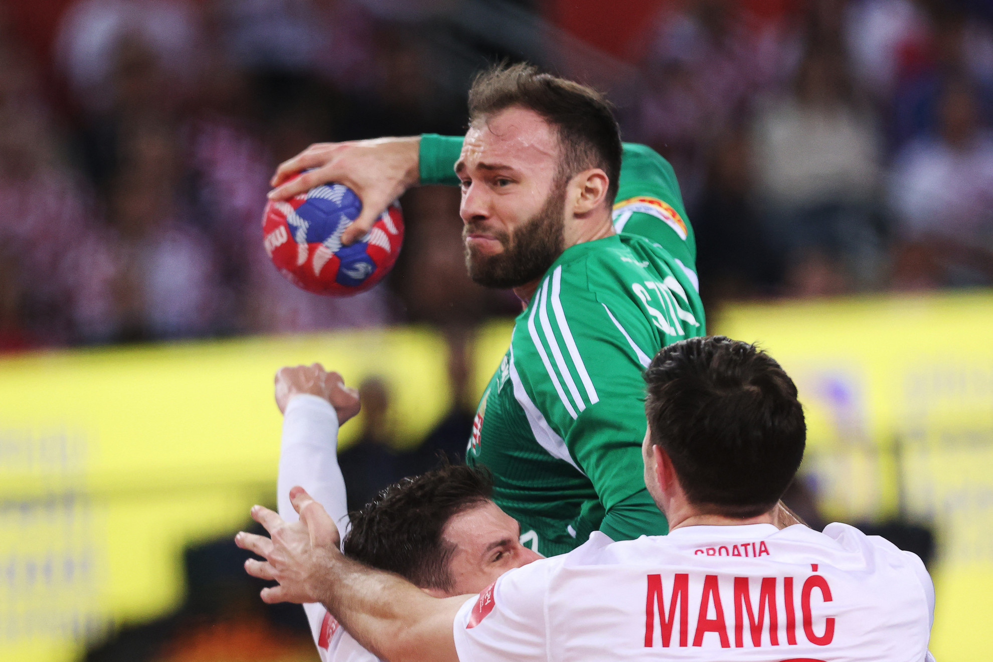 A magyar Szita Zoltán és a horvát Marko Mamic a Horvátország-Magyarország férfi kézilabda-világbajnoki negyeddöntő mérkőzésen a zágrábi Arena Zagrebben 2025. január 28-án