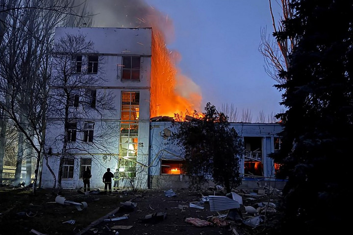 Fotó: AFP/National Police of Ukraine/Handout Az orosz hadsereg újabb előrenyomulásáról adtak hírt