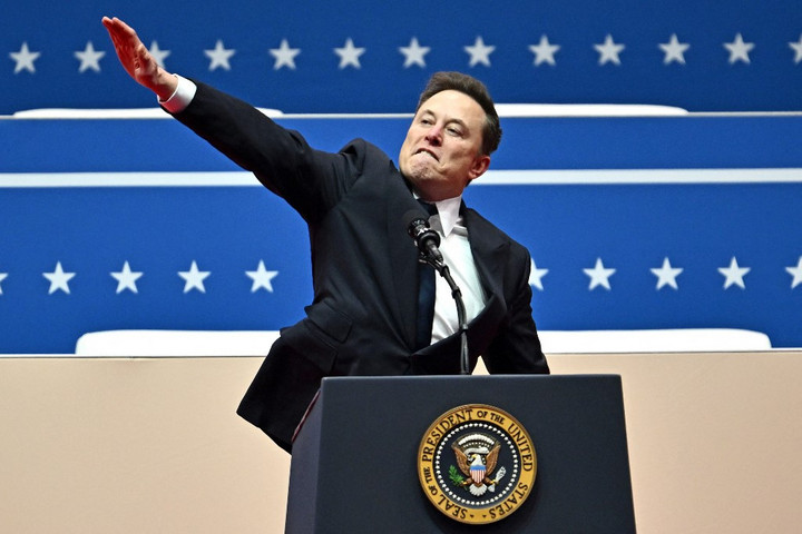Musk a maszk mögött