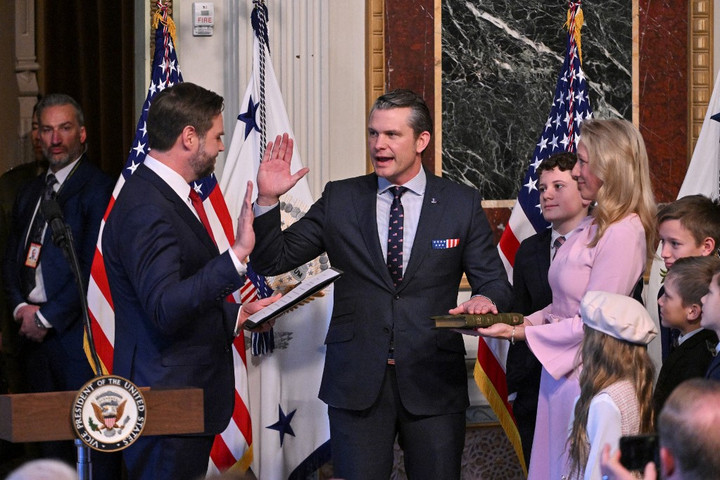 Fotó: AFP/Roberto Schmidt Pete Hegseth az amerikai hadsereg újjáépítését ígérte