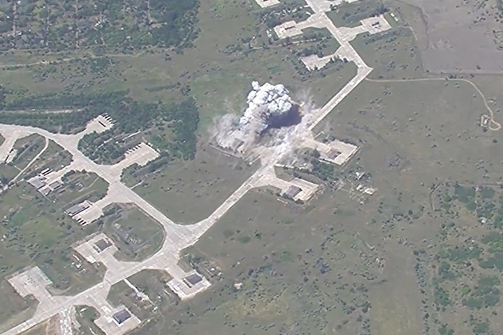 Fotó: Anadolu via AFP/Handout/Russian Defense Ministry Orosz csapások sorozata érte az Ukrán Fegyveres Erők katonai repülőtereit