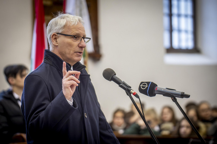 Fotó: MTI/Ujvári Sándor A borús napon is ünnepelt Nagykőrös