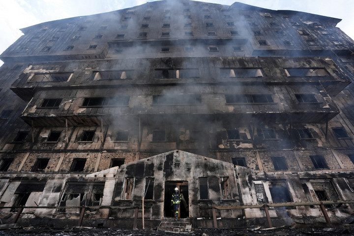 Fotó: Anadolu via AFP/Evrim Aydin Legkevesebb 76 halálos áldozatot követelt a törökországi szállodatűz