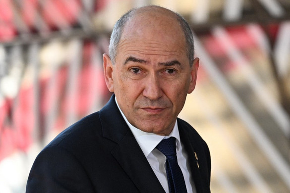 Bukott a hazugság, kártérítés jár a volt kormányfőnek