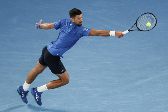 Sérülten is elődöntős Novak Djokovic Melbourne-ben