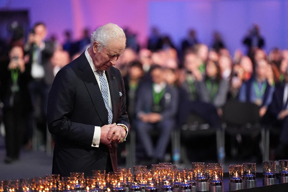 III. Károly király történelmet ír