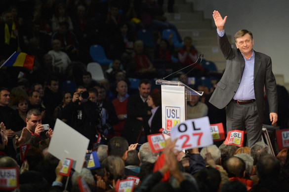 Felfüggeszti elnökjelöltségét Crin Antonescu