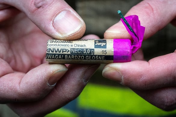 Elvitte emlékbe a gyermeki ujjakat a petárda