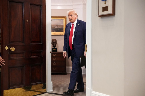 Donald Trump büntetőintézkedések széles körét rendelte el