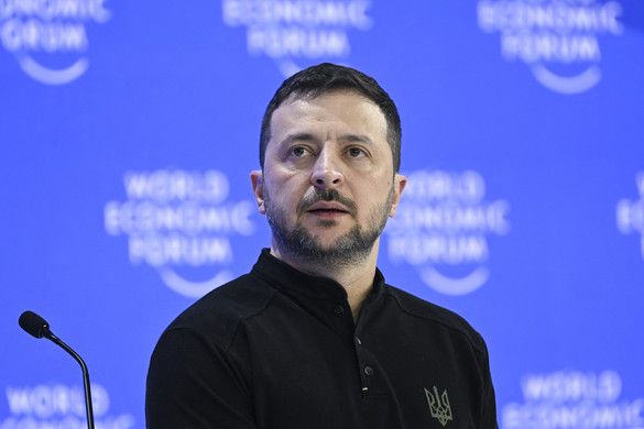 Ukrajna hozhatja el a NATO bukását?