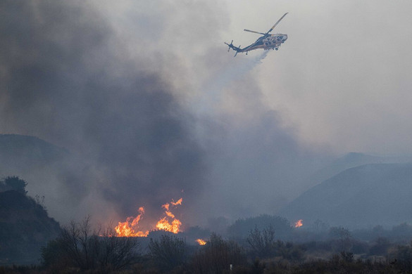 Újabb tűz tombol Los Angeles közelében