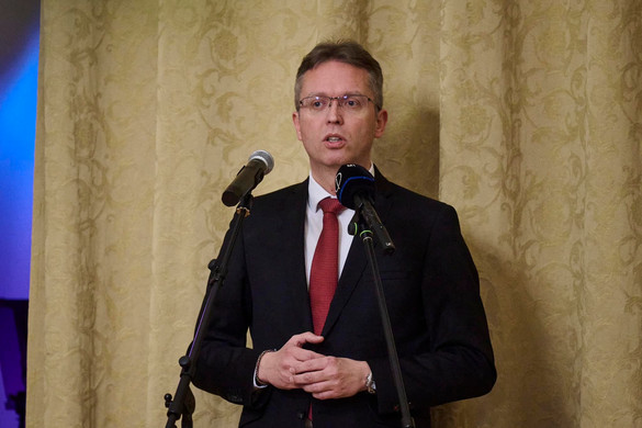 A kormány a családoknál hagyja a forrásokat