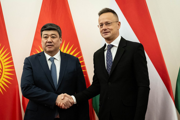 Szijjártó Péter: Fontos cél a magyar–kirgiz stratégiai partnerség erősítése + VIDEÓ