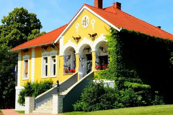 Ahol összeér a közel és a távol