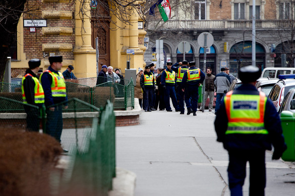 Rendkívüli: Bombariadó van több magyarországi iskolában