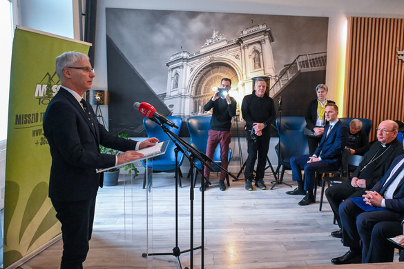 Idén is elindul a Boldogasszony zarándokvonat a csíksomlyói búcsúba