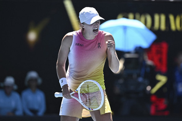Australian Open: Swiatek könnyedén, Keys nehezen jutott a négy közé