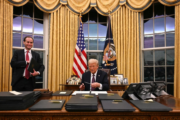 Trump aláírta