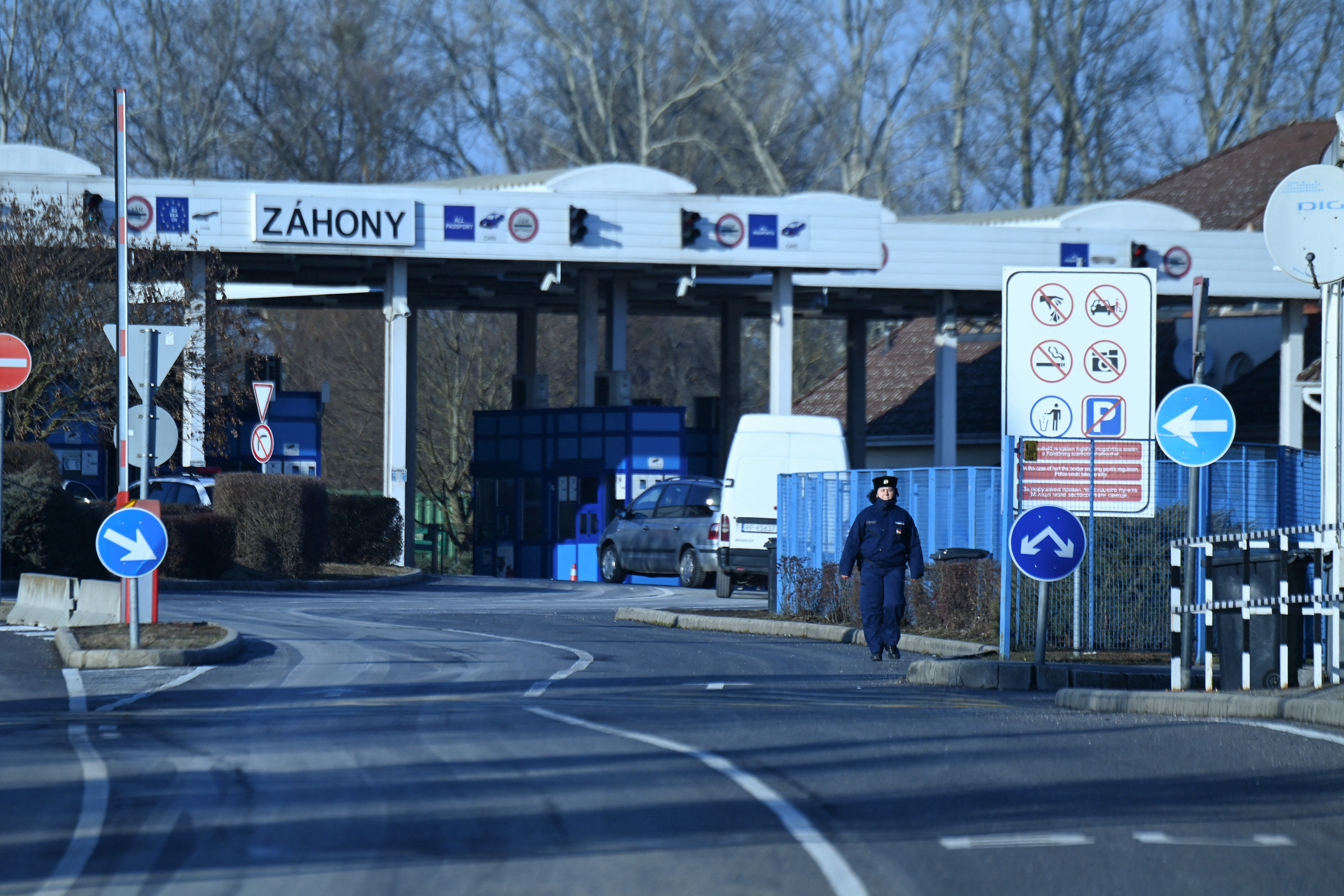 Szünetel a forgalom Záhonynál