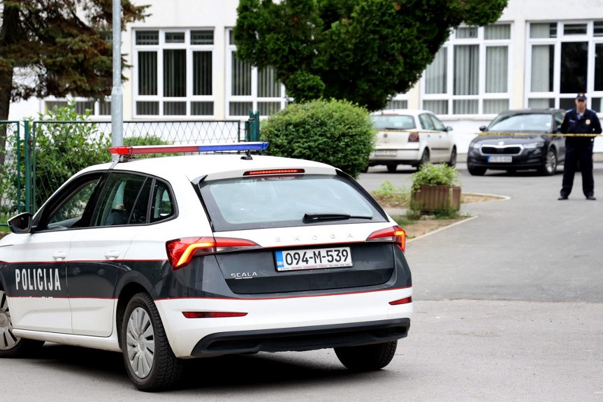 Több tucat gyermeket találtak egy boszniai házban