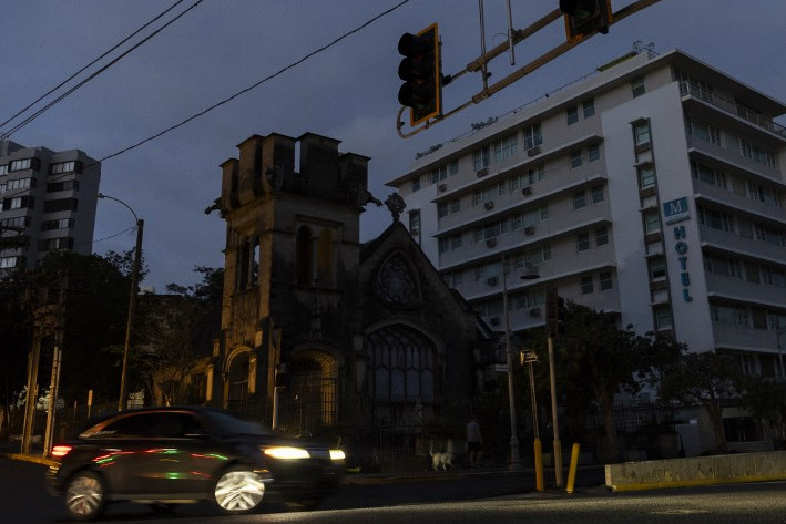 Életkép áramszünet idején Puerto Ricoból
