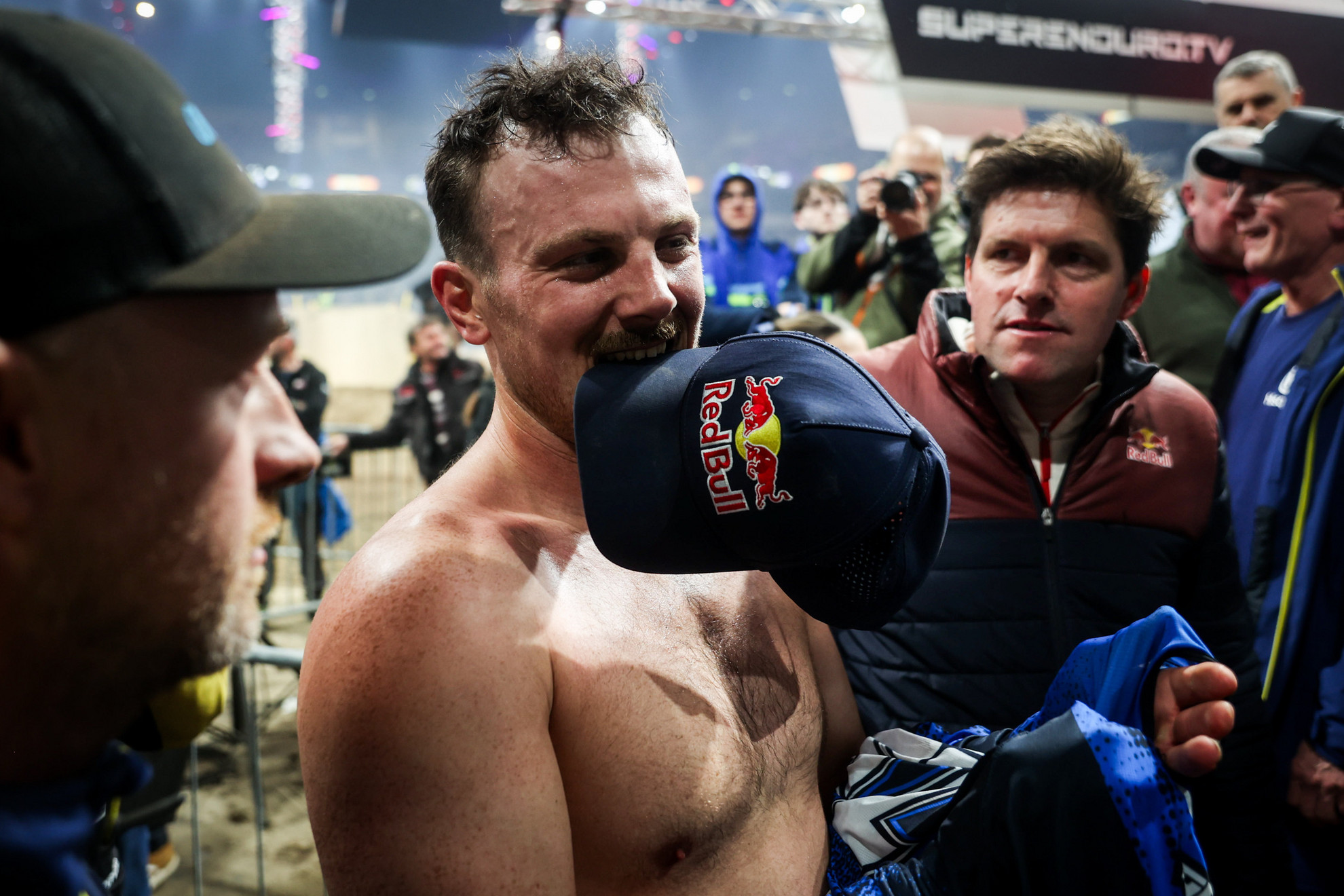 Billy Bolt nyerte az első döntő futamot prestige kategóriában