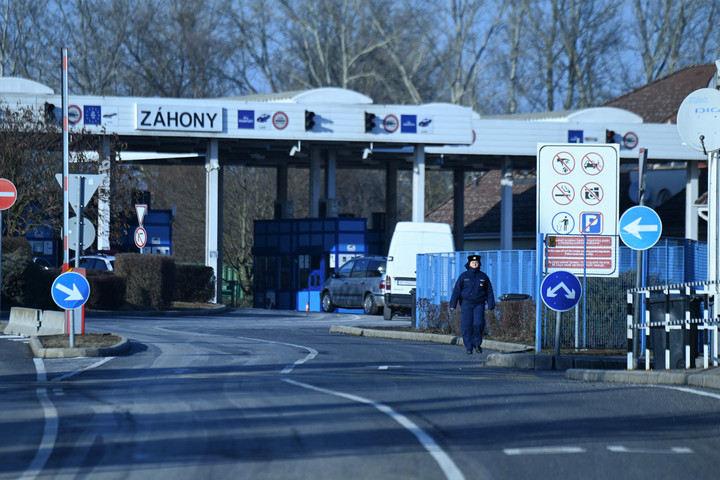 Fotó: AFP/Attila Kisbenedek Magyarország eddig több mint százmilliárd forinttal segítette Ukrajnát