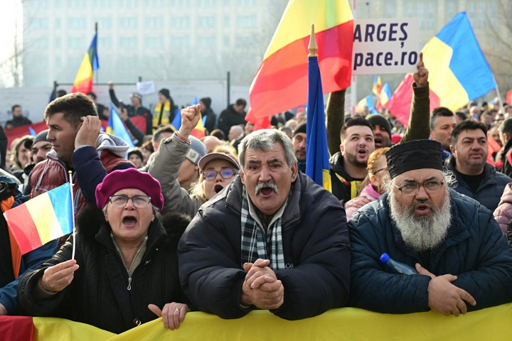 Fotó: AFP/Daniel Mihailescu Román szájba román kenyeret!