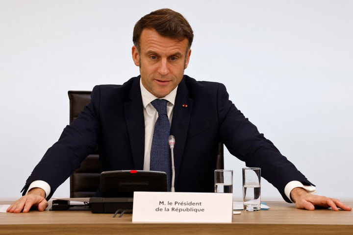 Fotó: AFP/Pool/Ludovic Marin Macron elrendelte a fegyver- és lőszergyártás növelését