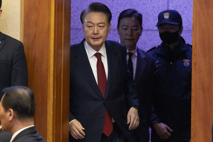 Fotó: AFP/Pool/Jeon Heon-Kyun Megkezdődött a leváltott dél-koreai elnök büntetőpere