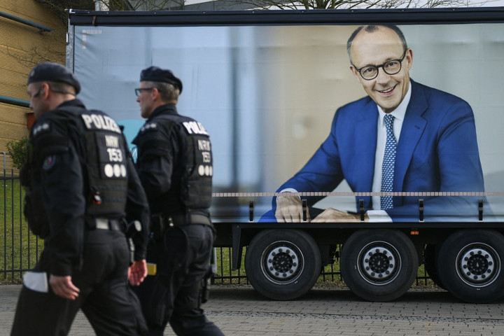 Fotó: AFP/Volker Hartmann Német kancellárjelölt: Európának fel kell készülnie arra, hogy megvédje magát