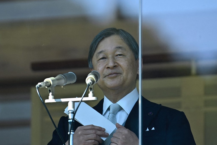 Békére szólított fel a japán császár