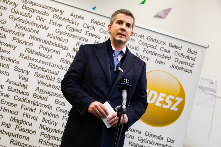 Fotó: Facebook/Kocsis Máté Lehangoló, hogy Vadai Ágnes huszonhárom év után sem ismeri a szabályokat
