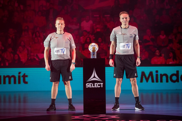 Fotó: Facebook/Veszprém Handball Club/Peka Roland Jobban van az idehaza összeesett dán kézilabda-játékvezető