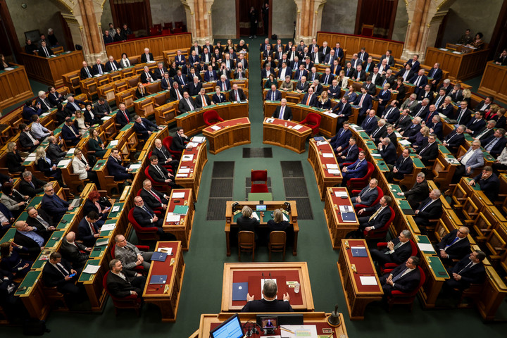 Fotó: MH/Török Péter Kérdések, azonnali kérdések a parlamentben