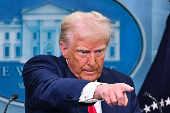 Trump puhatolózik, hogyan kellene tárgyalnia Oroszországgal