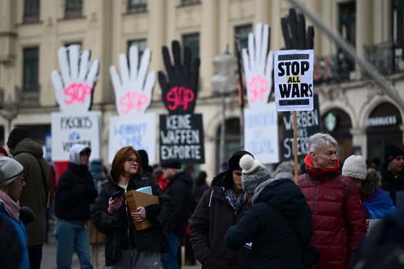 Tüntetnek Zelenszkij, a német politika és a NATO ellen Münchenben