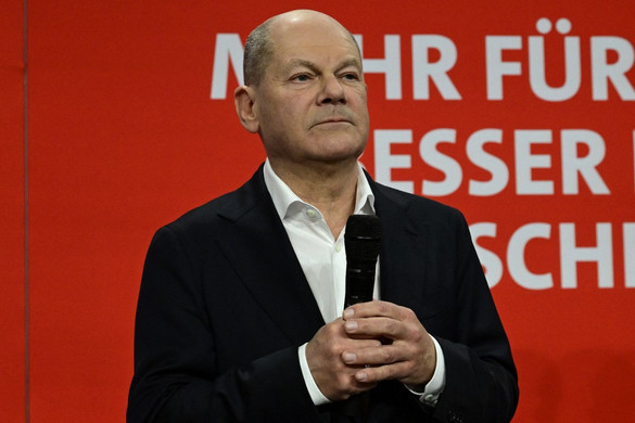 Scholz hibásnak nevezi az új vámok kivetéséről szóló döntéseket